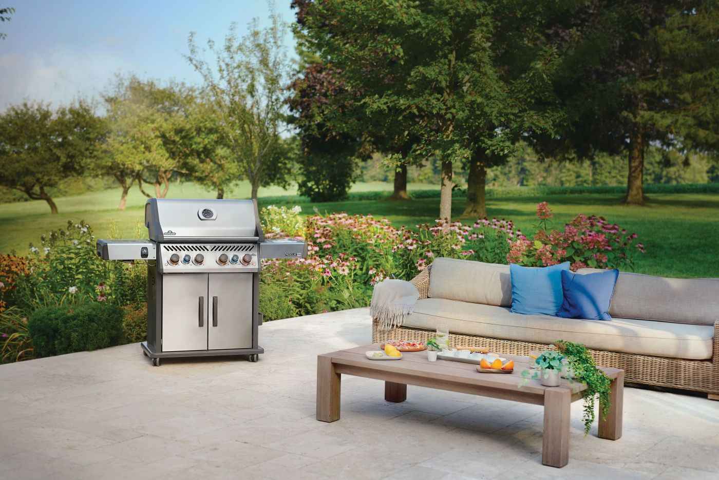 Patio Elegance Gas Grill Rogue PRO‑S 525 RSIB with Infrared Side and Rear Burners